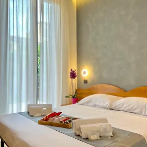 ** Hotel Sara Italia